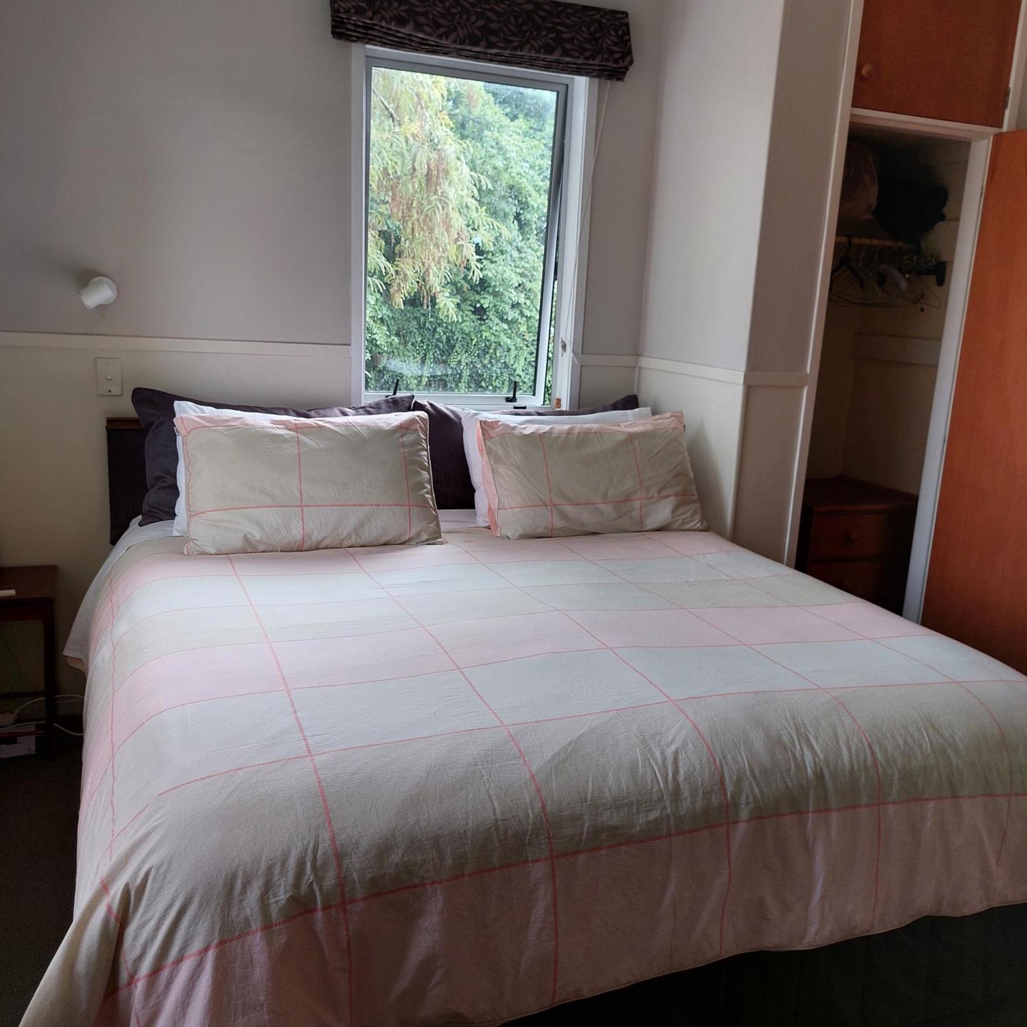 Bed And Breakfast Happy Home Taupo Accommodation Kültér fotó