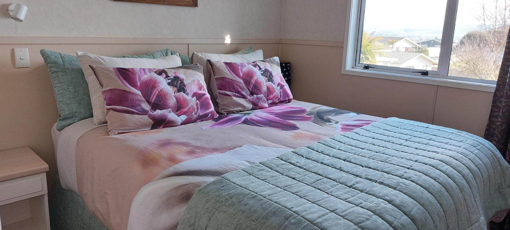 Bed And Breakfast Happy Home Taupo Accommodation Kültér fotó