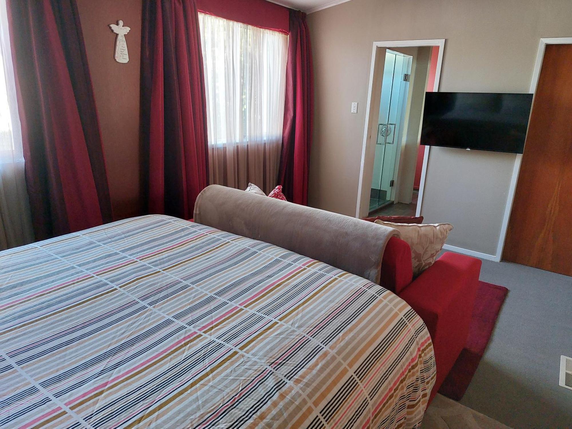 Bed And Breakfast Happy Home Taupo Accommodation Kültér fotó